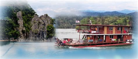 Tasik kenyir adalah tasik buatan manusia terbesar di malaysia. Houseboat Tasik Kenyir Senarai Pakej Untuk Pengunjung ...