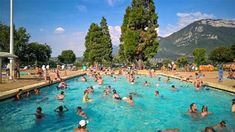 Berlin Allows Women To Swim Topless In Public Pools Like Men Kalingatv