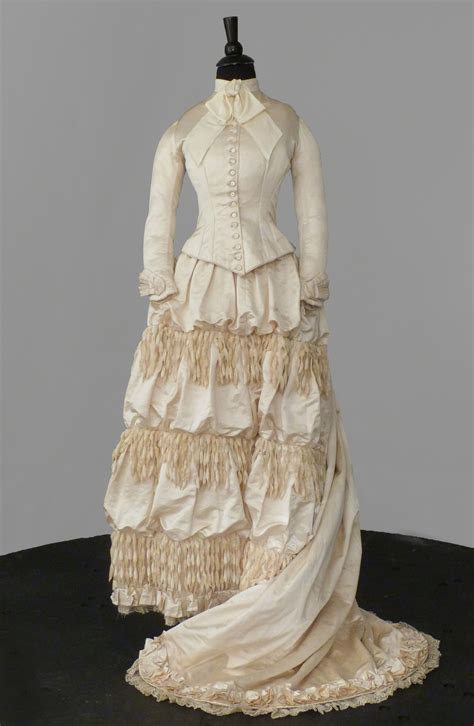 virtual-historical-costume-museum-costume-collection,-historical