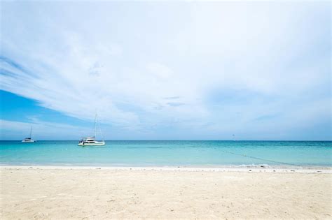 10 Best Beaches In Jamaica And Where To Stay Nearby