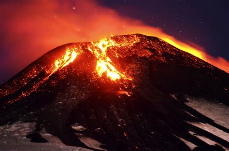 Thousands Flee After Volcano Erupts In Chile