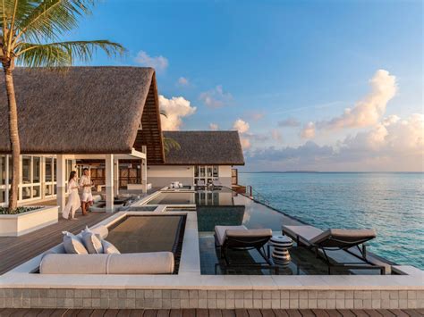 Visit Maldives Resorts Four Seasons Resort Maldives At Landaa Giraavaru