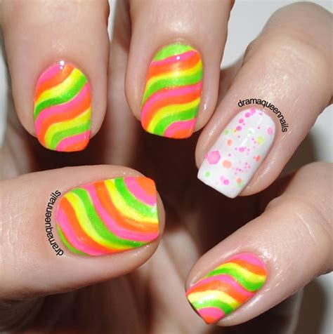 Drama Queen Nails Make Waveswith Your Striping Brush Queen