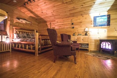 Cozy Wooded Cabinprivate Hot Tubfireplaceriver Cabins For Rent In