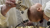 El Papa bautiza a 27 bebés y aconseja a los padres ”nunca pelear ...