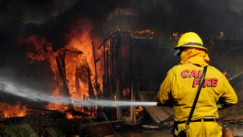 Thomas Fire Damage: List of Damaged Buildings in Ventura | Heavy.com