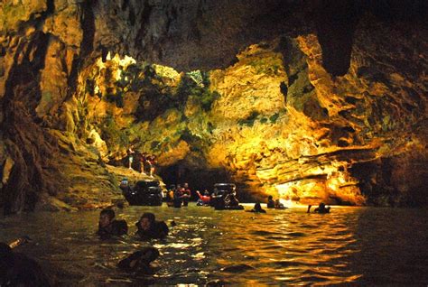 Merasakan Asyiknya Sensasi Cave Tubing Di Goa Pindul Jogja