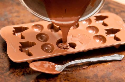 See more ideas about baking molds, molding, silicone molds. How do I Use Silicone Molds With Chocolate? in 2020 | Chocolate candy recipes, Chocolate shapes ...