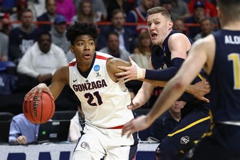 Rui hachimura is a japanese professional basketball player for the washington wizards of the national basketball association. 「君は、八村塁を見たか!」 田臥勇太の衝撃から14年…歴史が ...