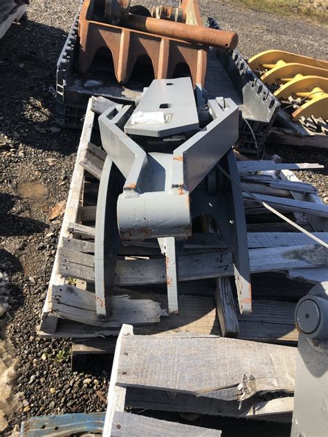 Rockland 120 M Thumb Attachment Pre Owned Machines Ais Equipment