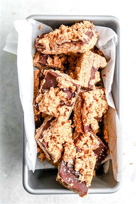 Drizzle the remaining chocolate and peanut butter over the top of the bars. No Bake Chocolate Peanut Butter Oatmeal Bars - The Toasted ...