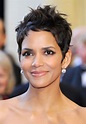 Halle Berry hairstyle | Halle berry hairstyles, Celebrity short hair ...
