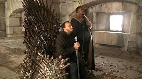 Game Of Thrones Fans Scramble To Find Replica Throne In New York City