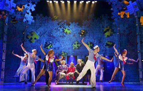 Review Annie With Lesley Joseph At The Regent Theatre In Stoke On Trent