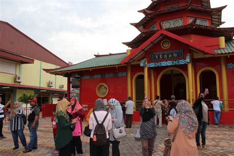 Datuk onn jaafar di lahirkan pada tahun 1895 di bukit gambir, jalan gertak merah, johor bharu. Pelancongan - Koperasi Anggota Kerajaan Ipoh Berhad