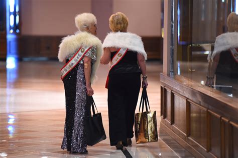 A szépség kortalan - hihetetlen fotók az idős hölgyek szépségversenyéről - Blikk