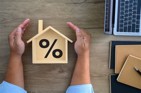 Das verhältnis zwischen dem wert, den die bank für dein haus ansetzt, und dem baukredit, den du umschulden möchtest, (also der sogenannte beleihungsauslauf) liegt zum beispiel bei 60 prozent. Haus kaufen, Wohnung kaufen, Baufinanzierung & Umschuldung ...