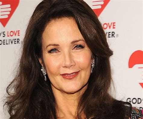 The official fan page of actress and singer lynda carter. Lynda Carter Biography - Facts, Childhood, Family Life ...