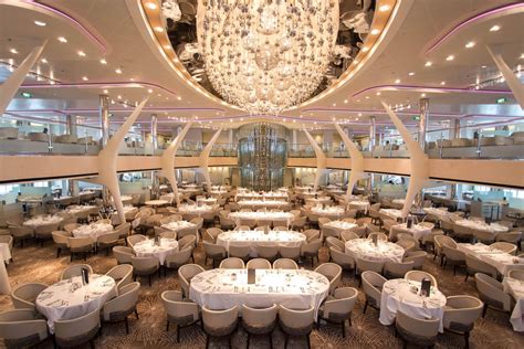 Are restaurants on cruise ships free? 2