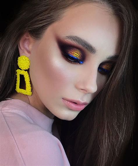 Maria Lihacheva Apropomakeup On Instagram True Gold 💛 Using Viseart