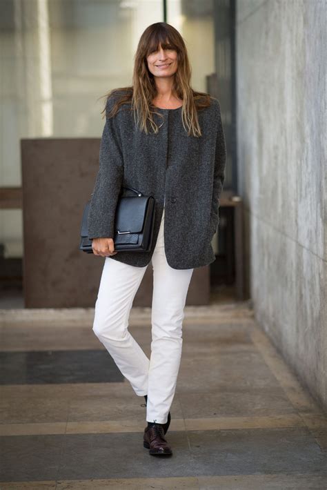 Casual Outfits For Fall How To Style Your White Jeans Transitioning