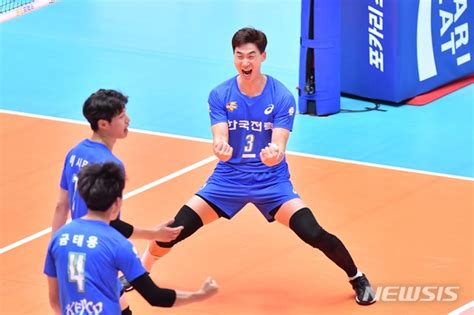 #v리그토크쇼 #박철우 #남자배구 대한민국 대표 아포짓 박철우 그의 커리어 최고는 언제였을까? '박철우·이승준 펄펄' 한국전력, 상무 꺾고 승리 - 조선닷컴 ...