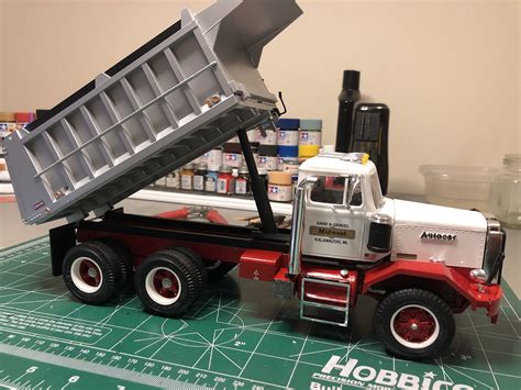 Autocar Dump Truck Plastic Model Truck Kit 125 Scale 1150