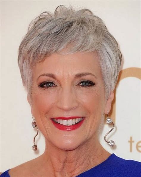35 Cool Short Hairstyles For Women Over 60 In 2021 2022 Page 3 Of 11