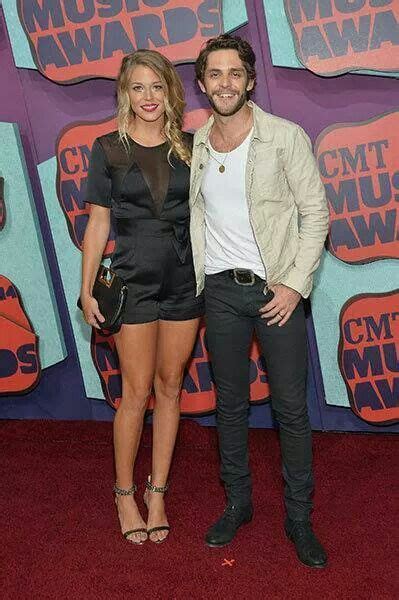 Thomas Rhett And His Wife Lauren Cmt Music Awards Thomas Rhett