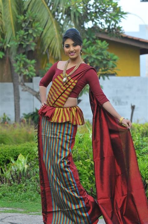 Kandyan Saree Style Kandyan Saree Designs Saree Saree Styles Fashion