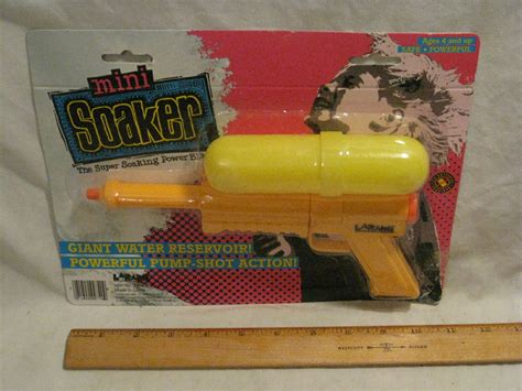 Nos Vintage Larami 9974 0 Mini Soaker Pump Shot Action Squirt Toy New