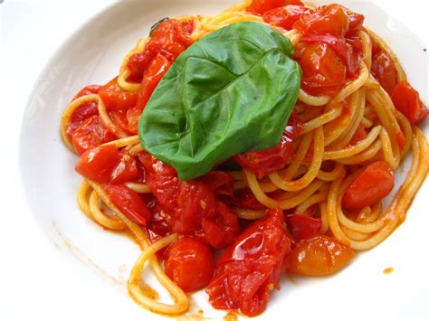 Italian Spaghetti Al Pomodoro Via Curious Appetite Food Blog In