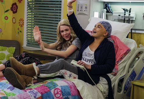 ‘alexa And Katie Trailer Netflixs Show About Bffs Dealing With Cancer Indiewire