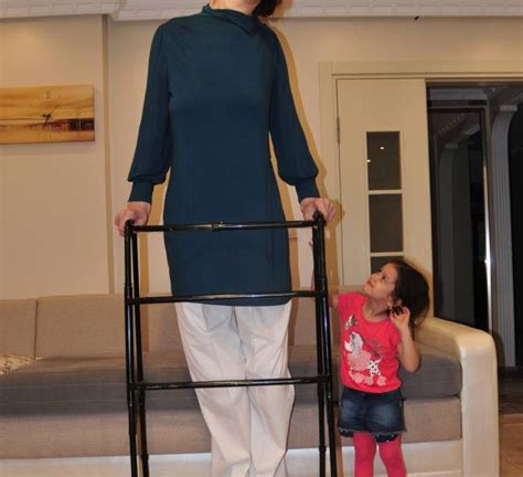 7ft turkish girl rumeysa gelgi named world s tallest teenager metro news
