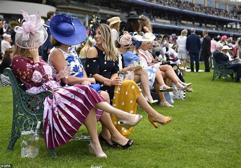 Royal Ascot Ladies Day Gets Off To A Glamorous Start This Morning Daily Mail Online