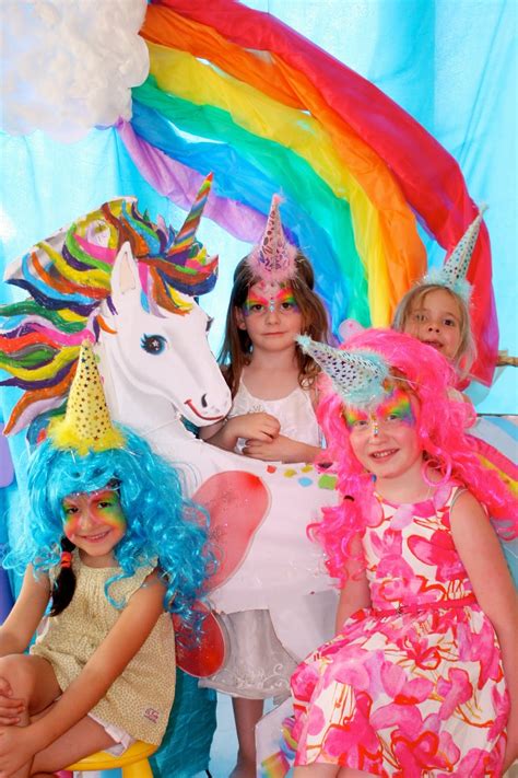 Mangostix Katies Rainbow Unicorn Party