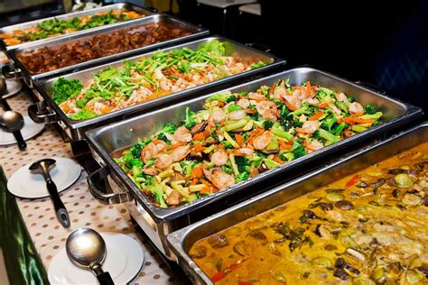 Healthier chinese food choices will include plenty of steamed vegetables, like broccoli or pea pods and broth. Tips for Healthier Eating at Chinese American Buffets