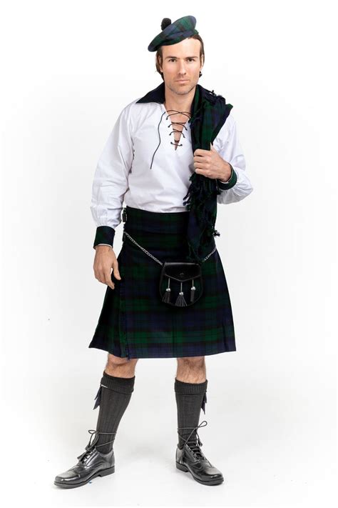 Black Watch Tartan Kilt In 2020 Black Watch Tartan Tartan Kilt