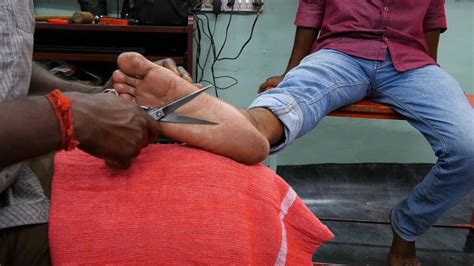 awesome scissor foot massage asmr relaxing feet massage for sleep youtube