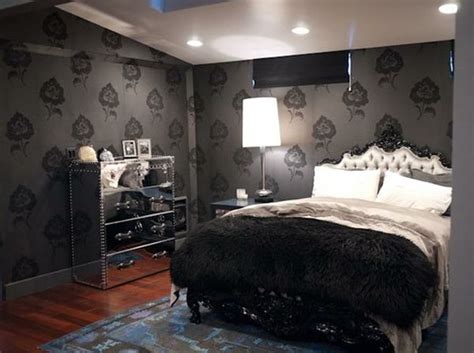 20 Coolest And Stylish Gothic Bedroom Ideas Homemydesign Gothic