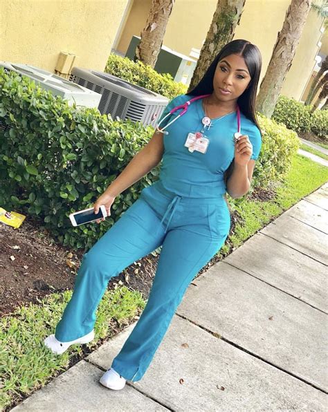 Pinterest Cluelessangel Nurse Outfit Scrubs Women Nurse Beautiful