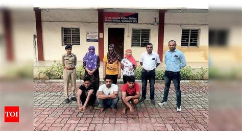 Online Sex Racket Busted Three Held From Alkapuri Vadodara News Times Of India
