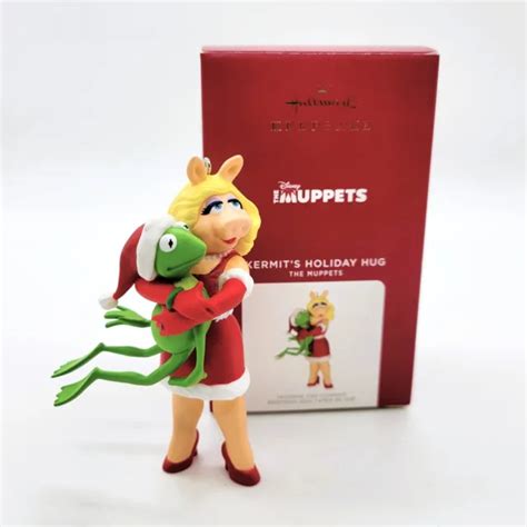 Hallmark The Muppets Kermits Holiday Hug Kermit And Miss Piggy