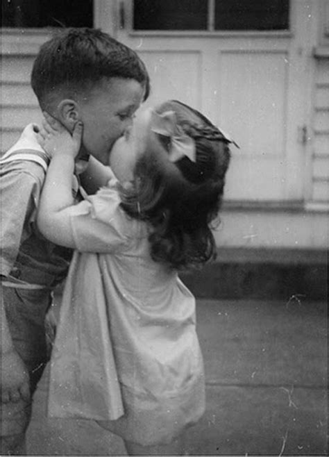 17 Vintage Photos Of Kids Getting Their First Kiss Ever History Daily