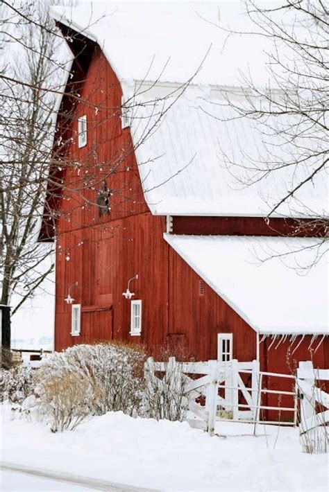 45 Beautiful Rustic And Classic Red Barn Inspirations Country Barns Red Barns