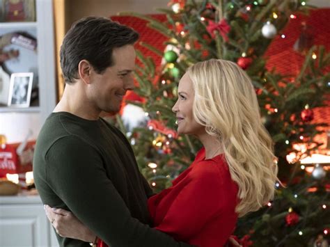 Hallmark Countdown To Christmas 2019 All The New Holiday Movies Coming This Year