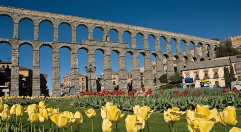 El Acueducto De Segovia Entre Los Mejores Lugares Turísticos De España