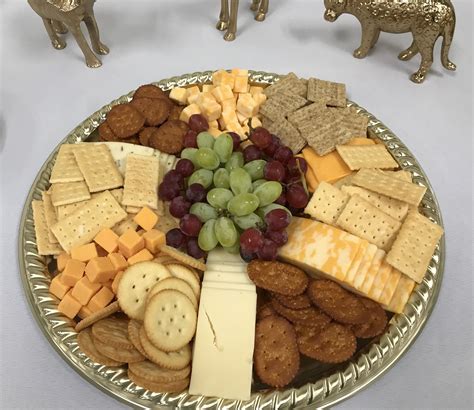 Cheese And Crackers Tray Cheese And Cracker Tray Cheese Crackers
