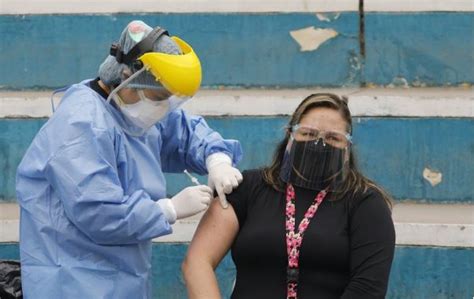 Las características y efectos que ha tenido en los voluntarios de ensayos clínicos. Perú recibirá 700.000 dosis de la vacuna Sinopharm y se ...