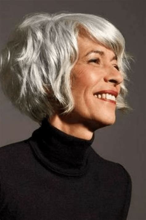 Si le long bob fait des ravages, le carré court opère un vrai retour en force. Carré Court Femme 65 Ans - Carré Court Femme 65 Ans ...